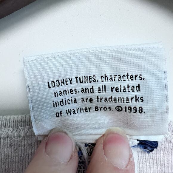 VTG 1998 Tweedy Bird T-Shirt 90s Looney Tunes Baby Tee Y2K Cartoon Medium 1990s - Picture 5 of 10